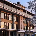 Ski-inn Kultakero Penthouse Lägenhet